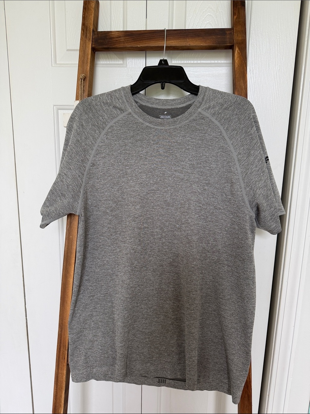 Fabletics Grey Dri fit Short Sleeve Shirt-large